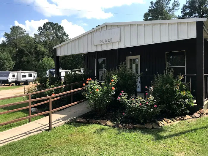 Lost Oaks RV Park Picture 2