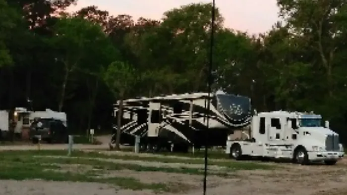 Lost Oaks RV Park Picture 8