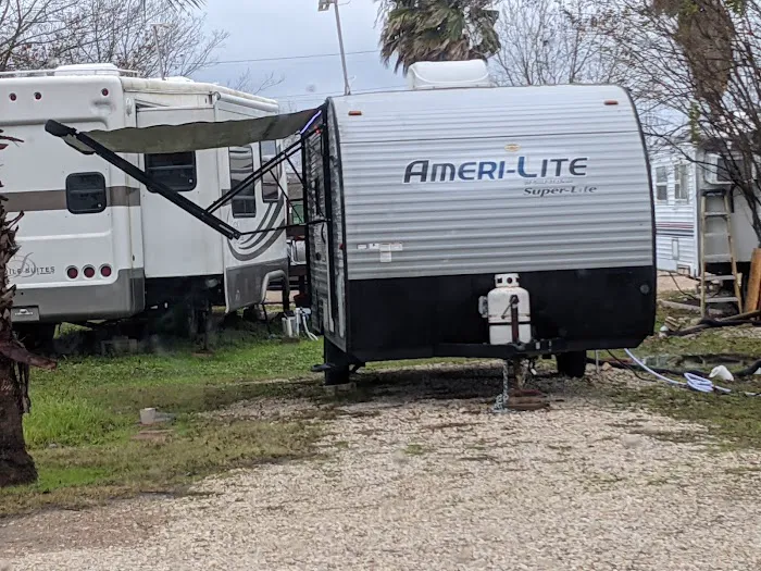 Cinco Ranch RV Park Picture 4