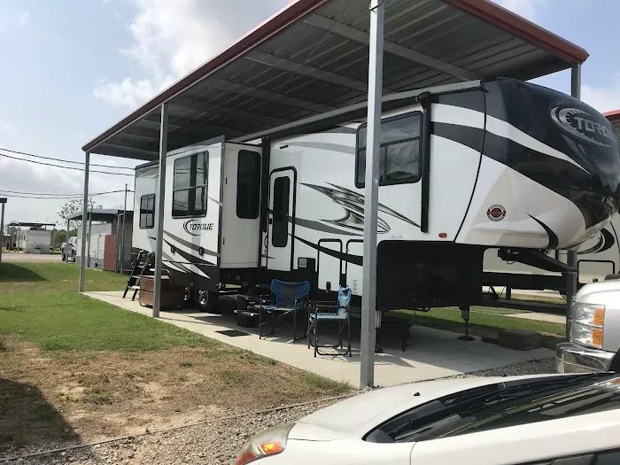 Paradise Park RV Community Picture 5