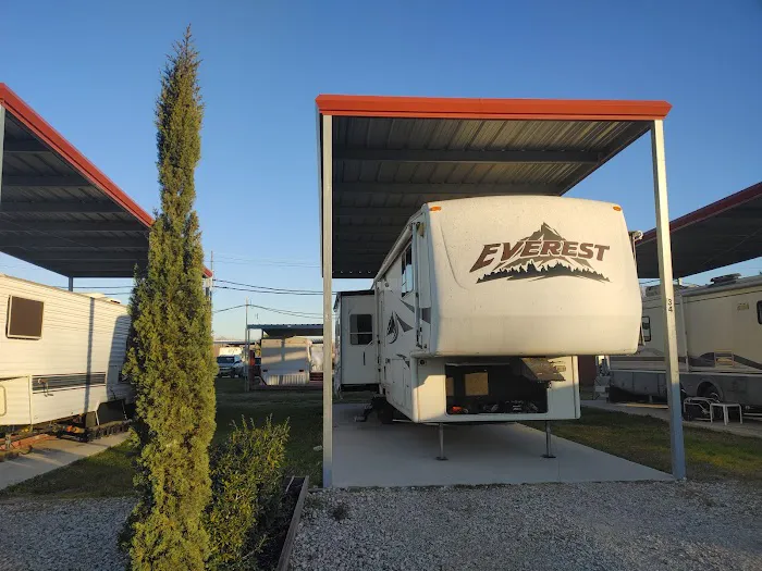 Paradise Park RV Community Picture 6