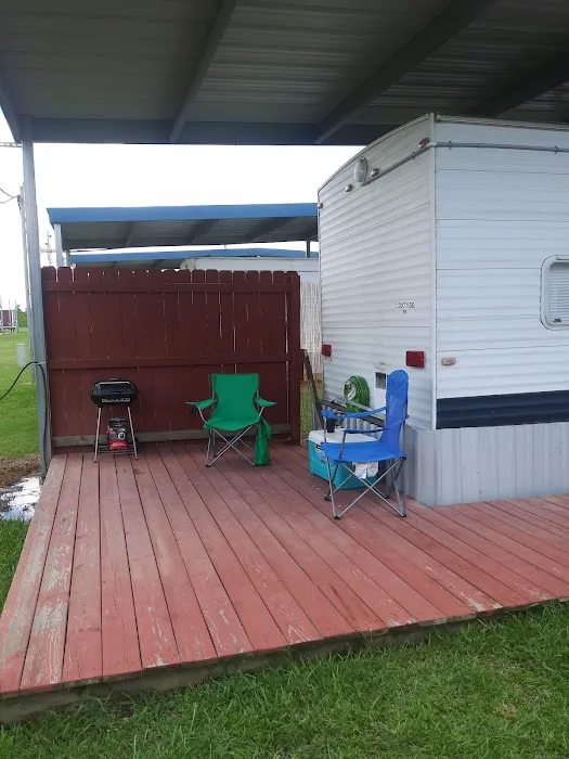 Paradise Park RV Community Picture 7