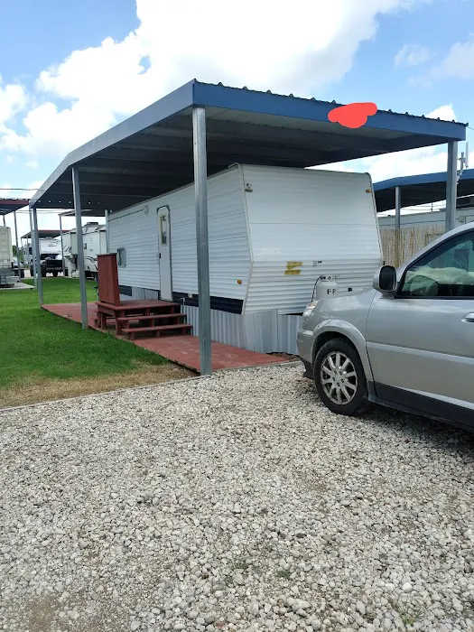 Paradise Park RV Community Picture 8