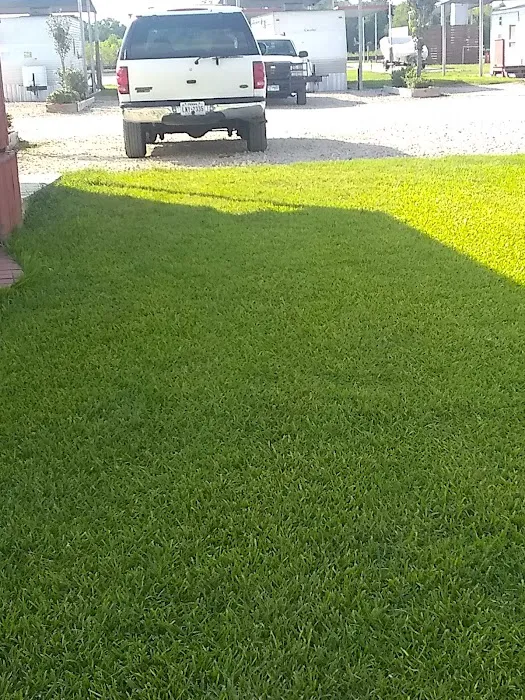 Paradise Park RV Community Picture 10