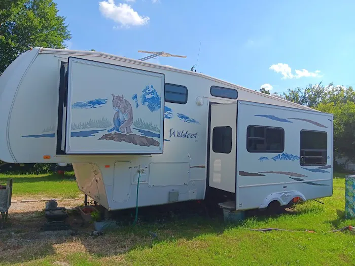 Batey's RV Park Picture 1