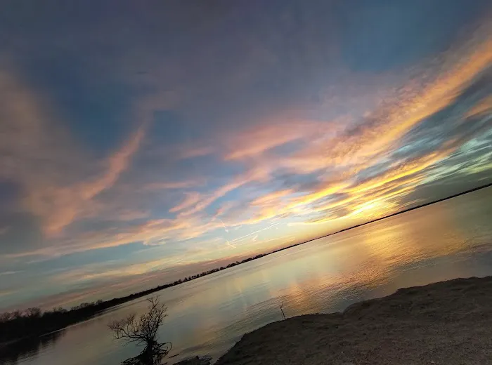 Crossed Palms Picture 2