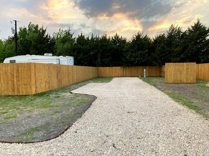 Lavonland RV Resort Picture 2