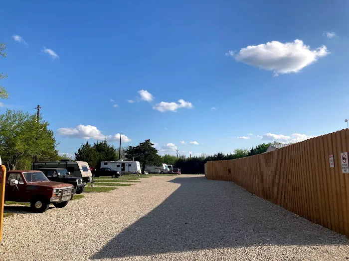 Lavonland RV Resort Picture 4