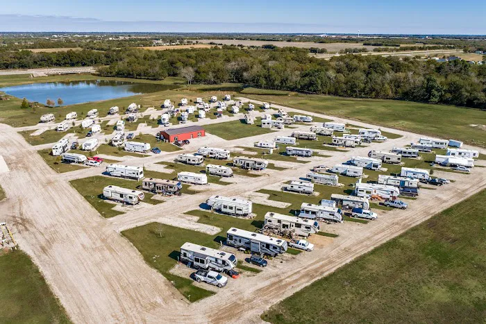 Holiday Road RV Park Picture 3