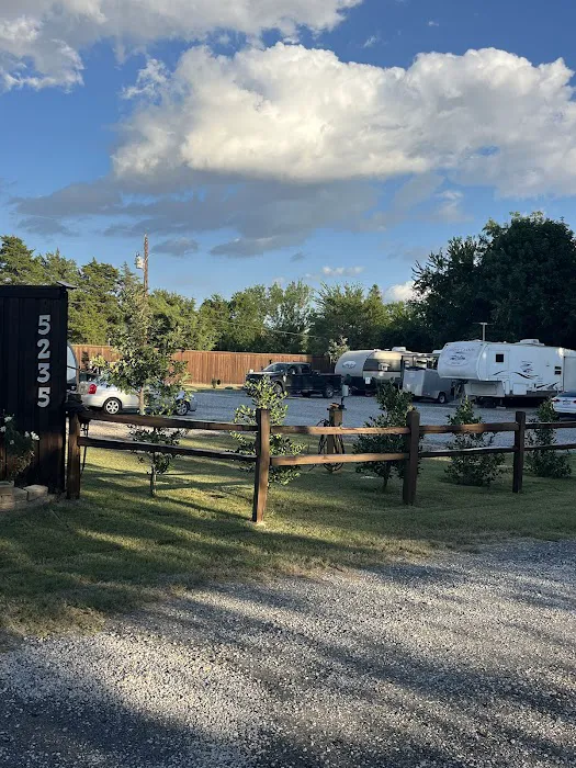 Little Pecan Grove RV Park Picture 2