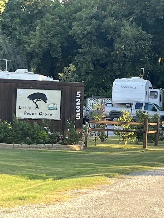 Little Pecan Grove RV Park Picture 6