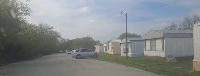 Oaklawn Mobile Home Park Picture 4