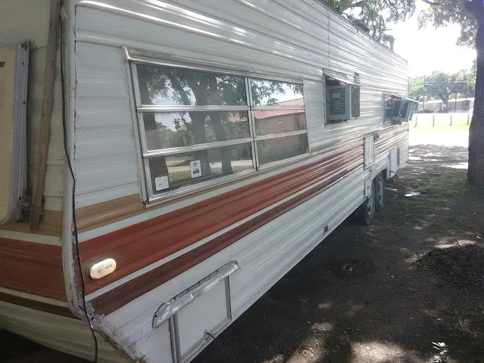 Oaklawn Mobile Home Park Picture 9