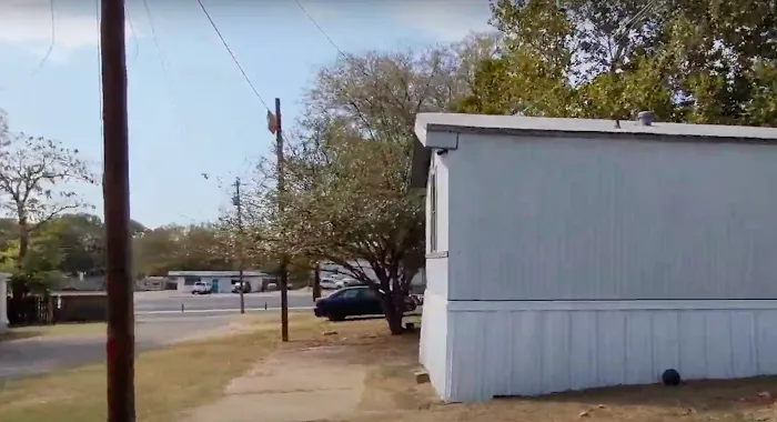 Oaklawn Mobile Home Park Picture 8