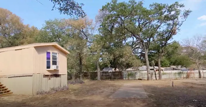 Oaklawn Mobile Home Park Picture 7