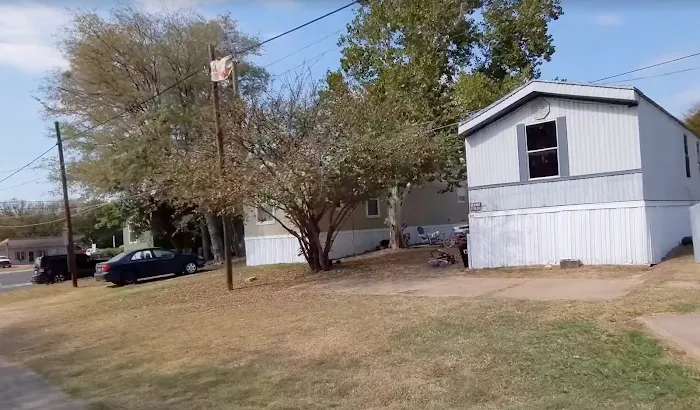 Shady Oaks Mobile Home Park Picture 1