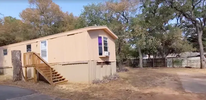 Shady Oaks Mobile Home Park Picture 2