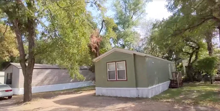 Shady Oaks Mobile Home Park Picture 3