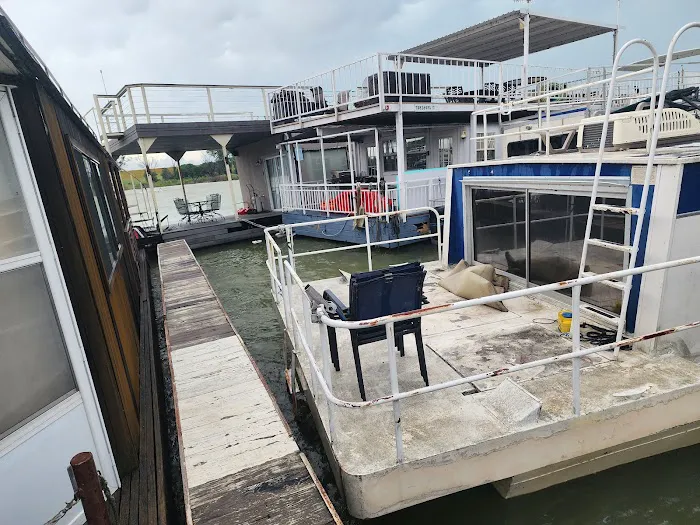 Home Grounds RV Park Picture 2