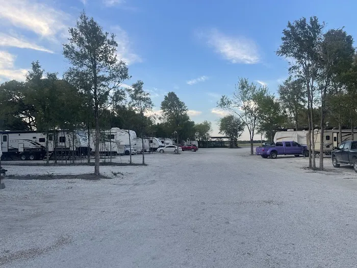 Home Grounds RV Park Picture 5