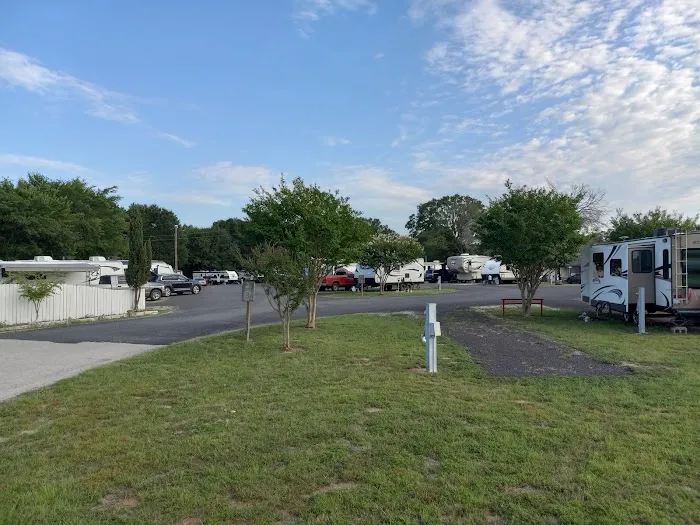 Central Texas RV Park Picture 3