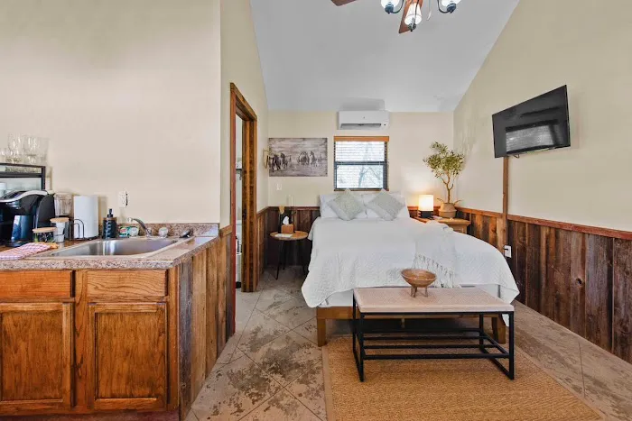 Nicole Creek Cabins and RV Park Picture 4