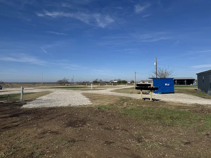 933 RV Park Picture 6