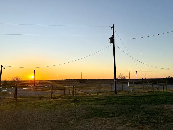 933 RV Park Picture 8