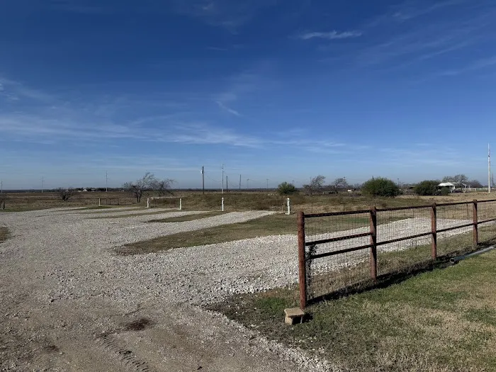 933 RV Park Picture 7