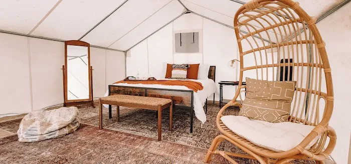 Oasis RV Park & Campground Picture 2