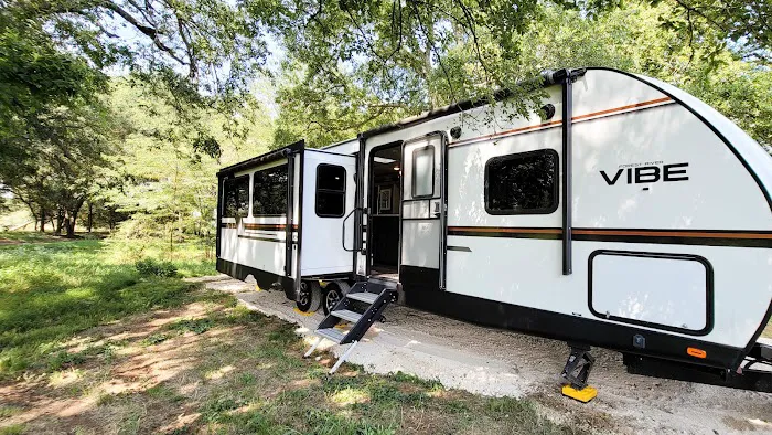 Oasis RV Park & Campground Picture 5