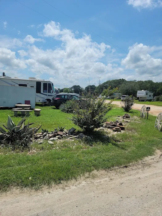 Lil Bit Country RV Park Picture 1