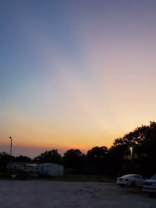 Lil Bit Country RV Park Picture 10