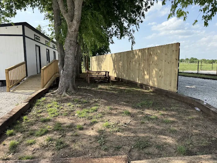 Hill Side RV Park Picture 2