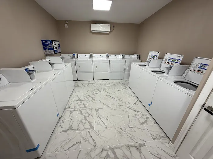 Hill Side RV Park Picture 9