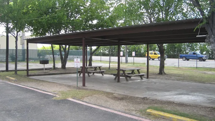 Dallas Mobile Home Park Picture 5