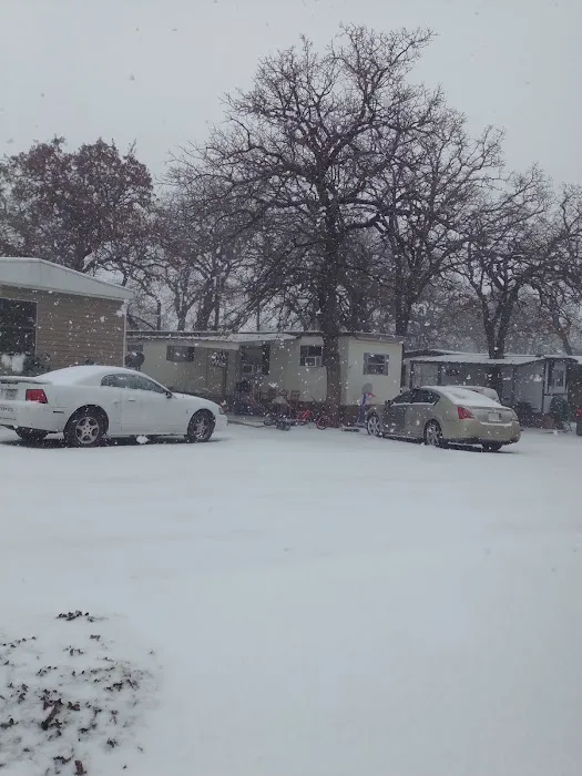 Ranch Oaks Mobile Home Park Picture 7