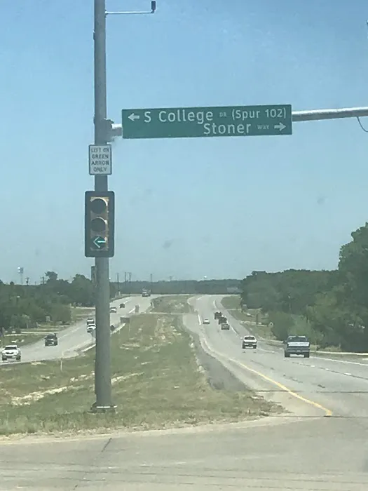 Lone Star Mobile Home Park Picture 4