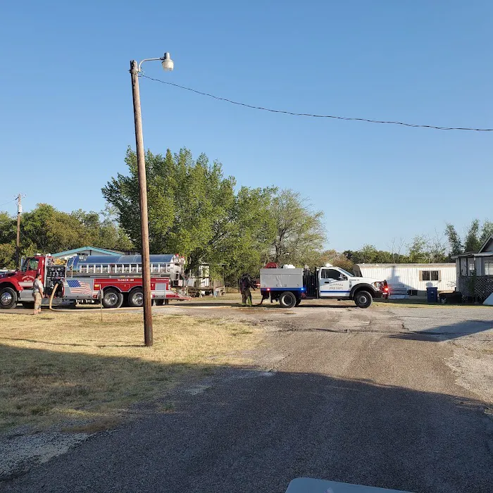 Lone Star Mobile Home Park Picture 1