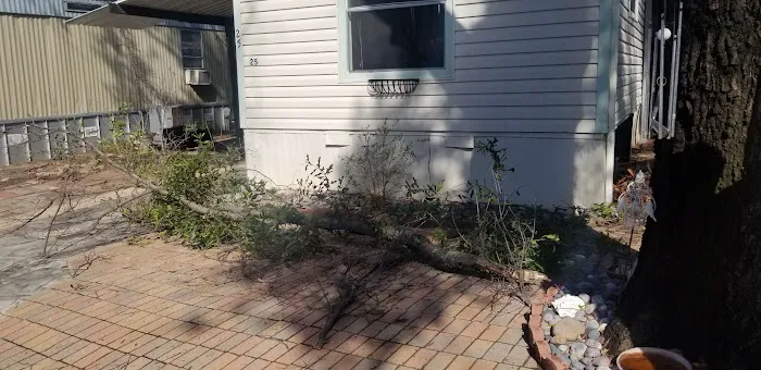 Oakwood Manufactured Home Community Picture 5