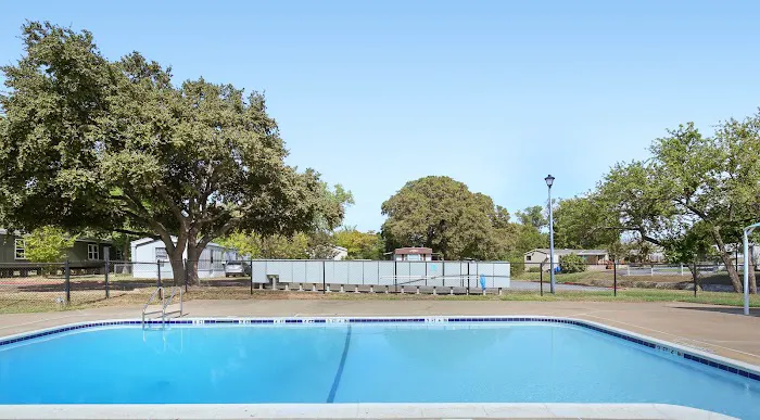 Friendly Village Arlington Picture 1