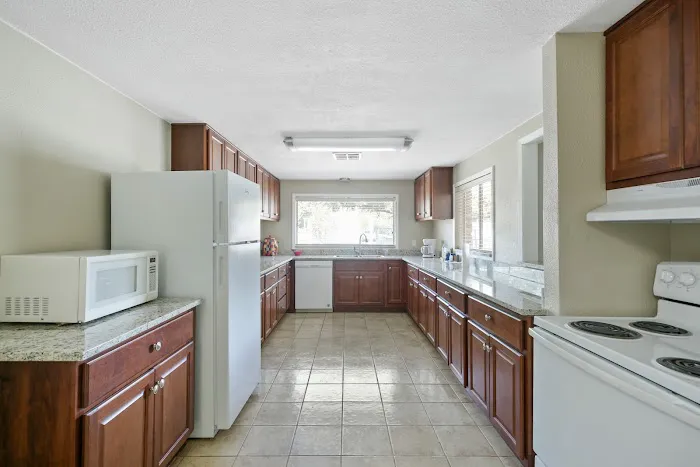 Friendly Village Arlington Picture 6