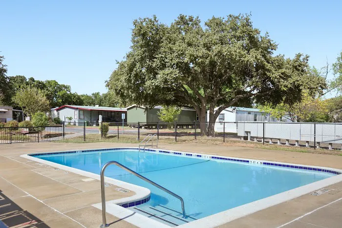 Friendly Village Arlington Picture 3