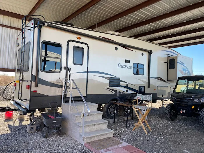 R&P STORAGE AND RV PARK Picture 5