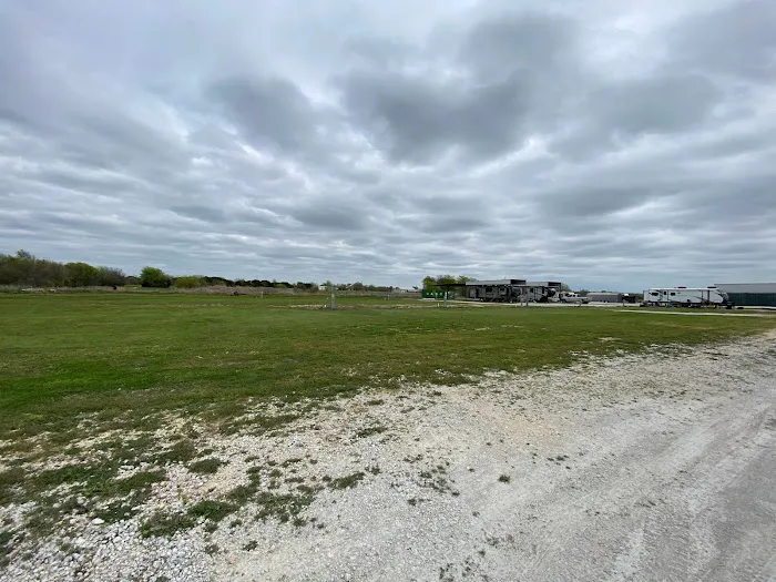 R&P STORAGE AND RV PARK Picture 7