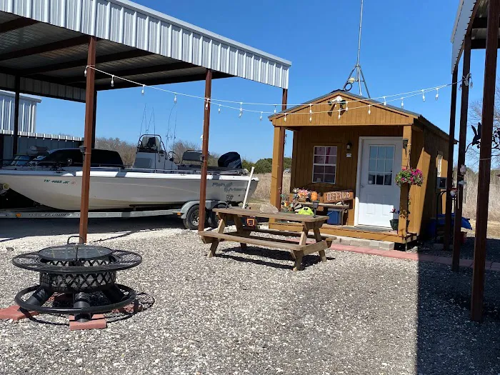 R&P STORAGE AND RV PARK Picture 9