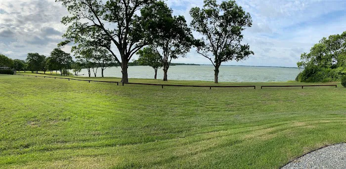 my LITTLE LUXURY RV park Picture 3