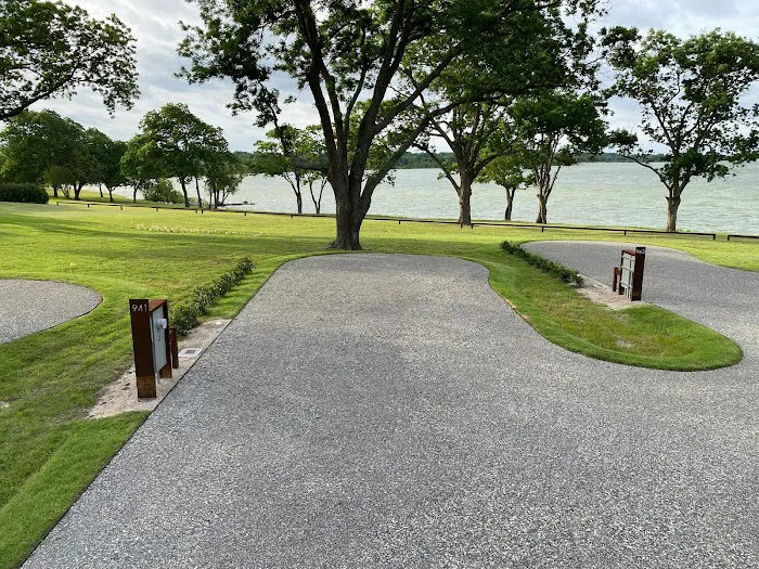 my LITTLE LUXURY RV park Picture 2