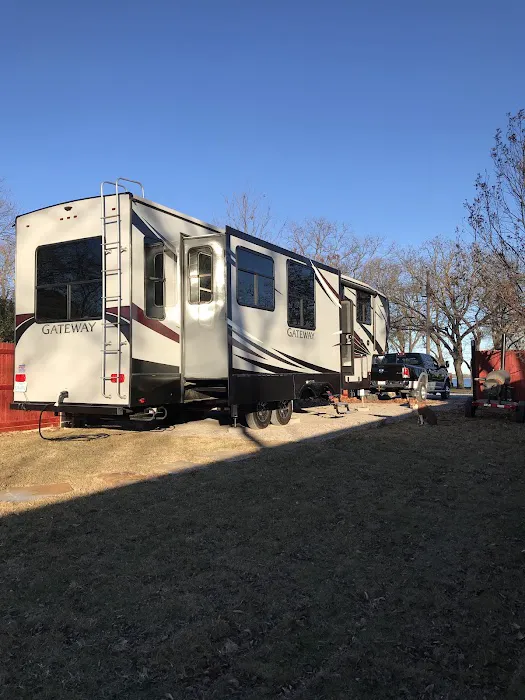 Skyline RV Park & Tiny Homes Picture 9