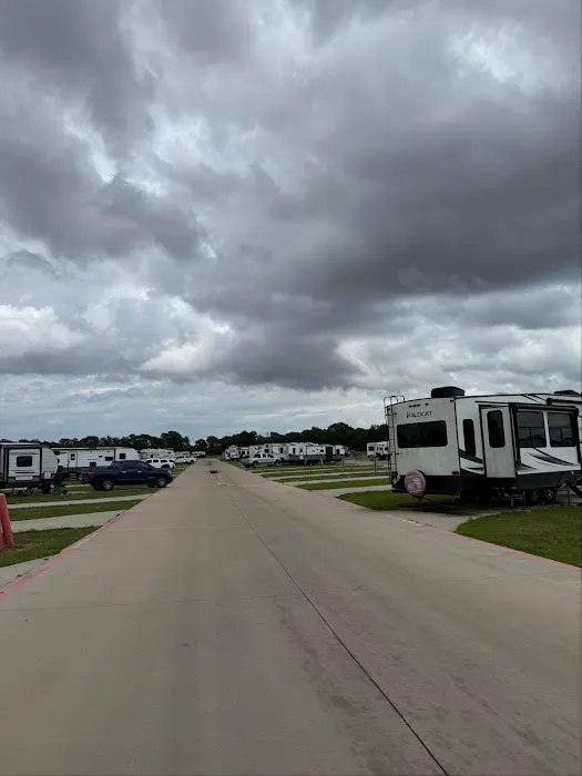 Pleak RV Resort Picture 4